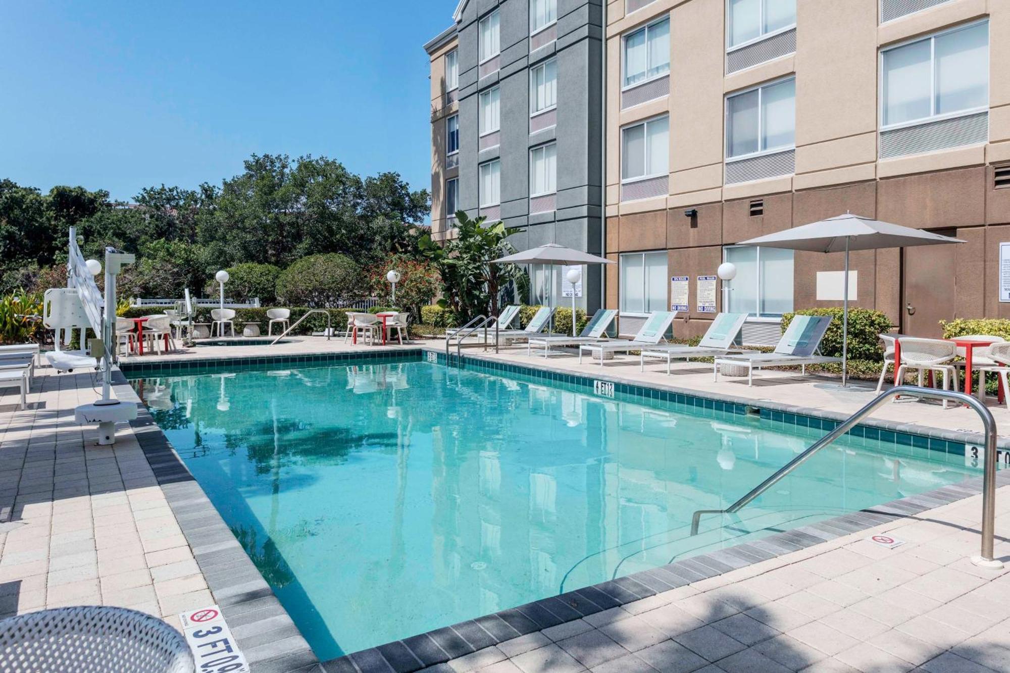 Hilton Garden Inn Sarasota-Bradenton Airport Exterior photo