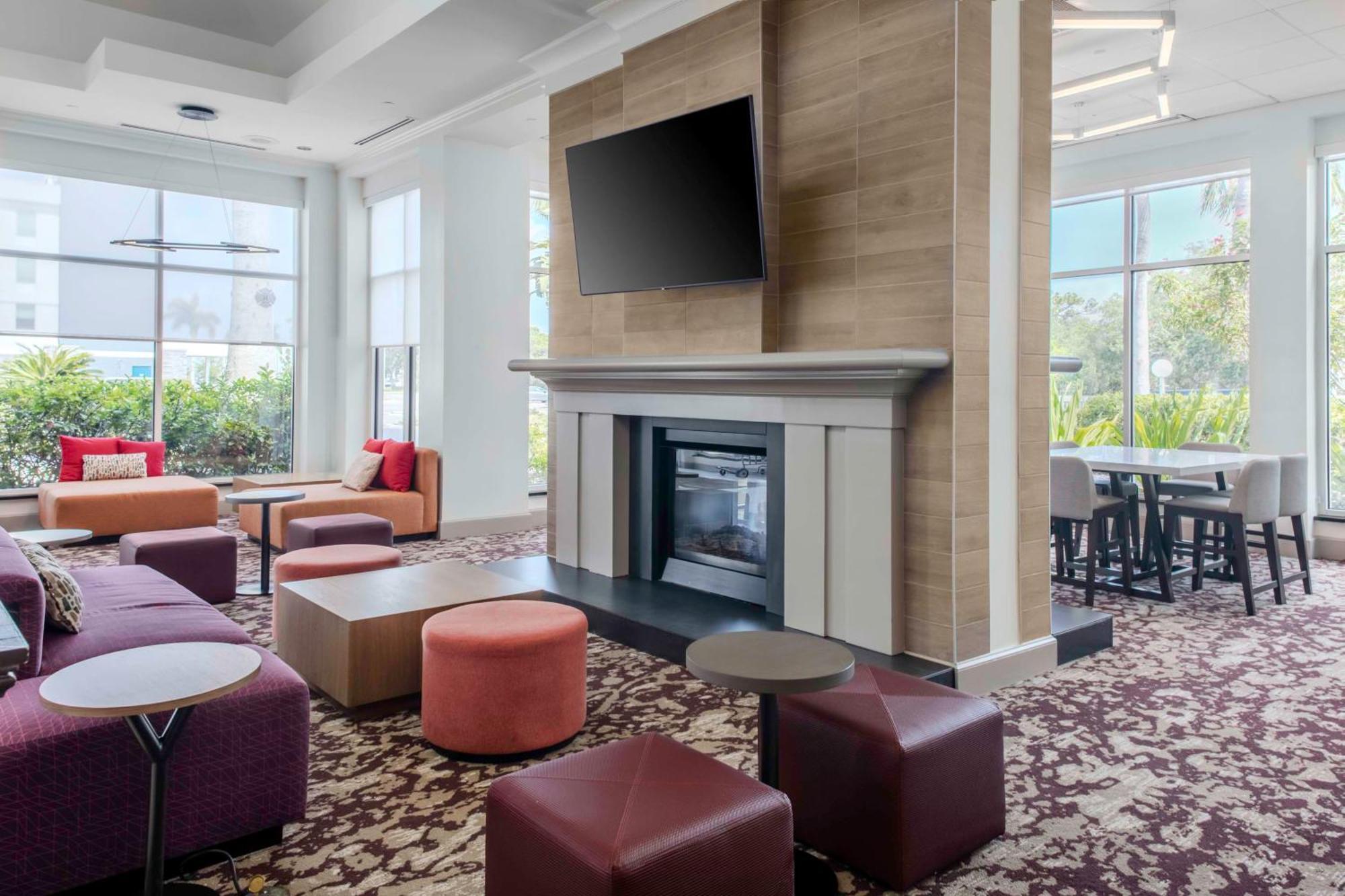 Hilton Garden Inn Sarasota-Bradenton Airport Exterior photo